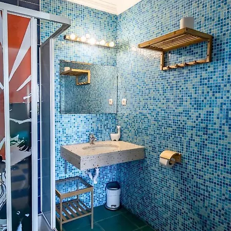 Ostello Captain's Log House *