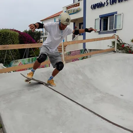 Auberge de jeunesse Captains Log House Baleal