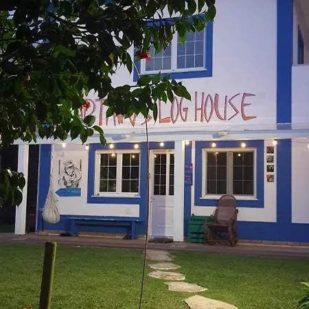 Captains Log House Auberge de jeunesse