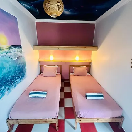 호스텔 Captain's Log House 발리알