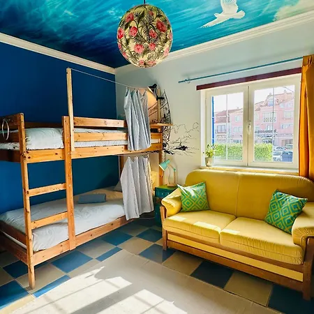 Captain's Log House * Baleal