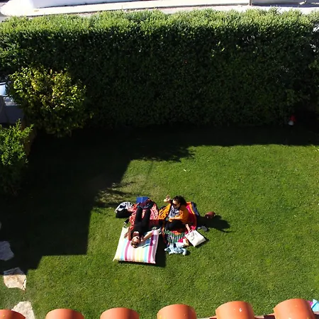 Captain's Log House بيت شباب باليال