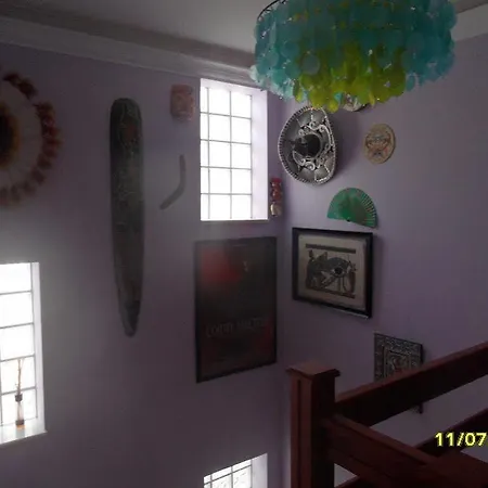 Captain's Log House بيت شباب *