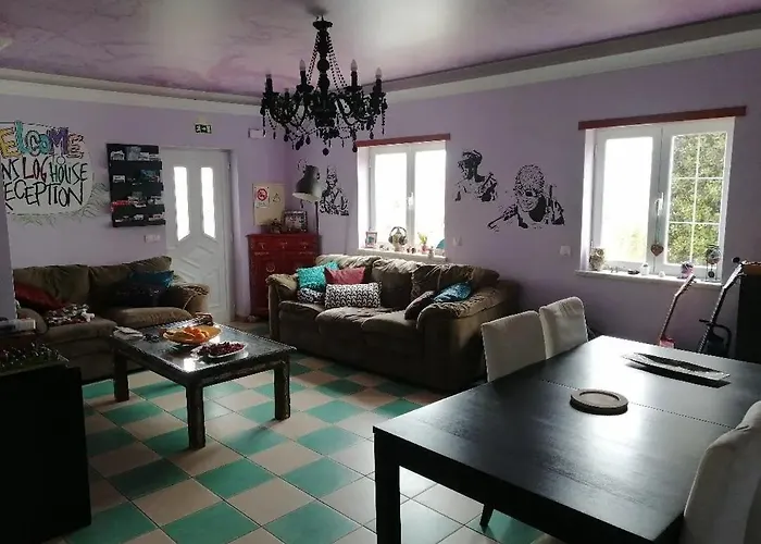 אכסניה Captain's Log House