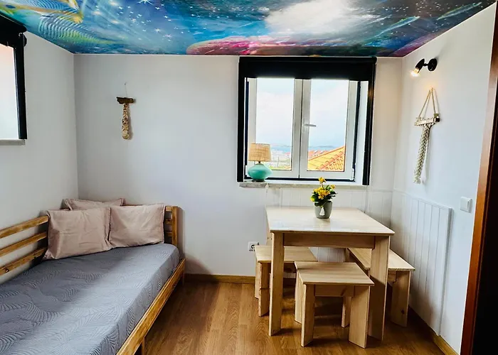 Captain's Log House Hostel *